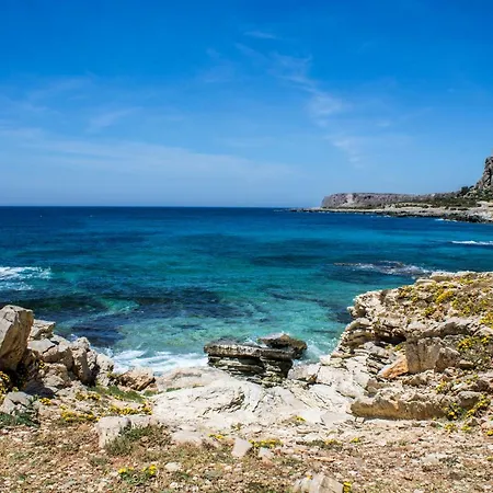 B&B Aria Di Mare Bed & Breakfast